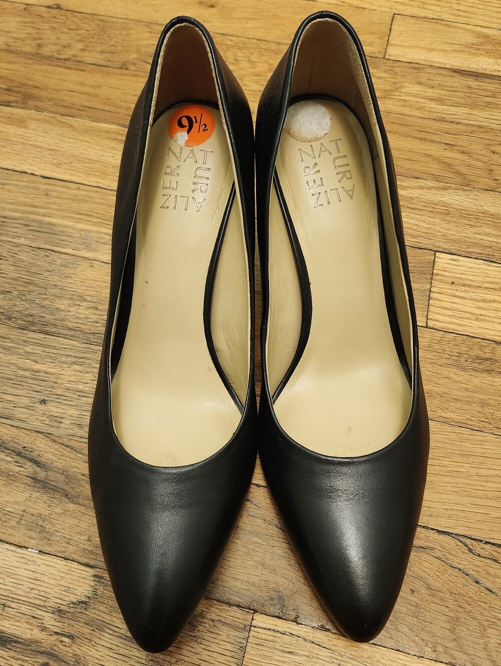 Naturalizer Size US 9.5 UK 7.5 EU 39.9 Black heels Classic Timeless